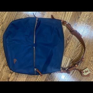 Dooney and Bourke shoulder bag with pockets